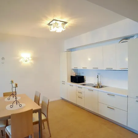 Apartament Tudor's Mamaia