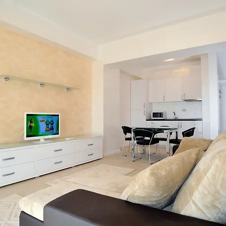 Apartament Tudor's Mamaia
