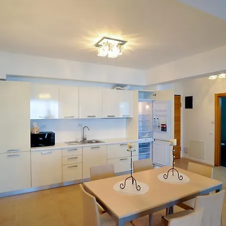 Apartament Tudor's Mamaia